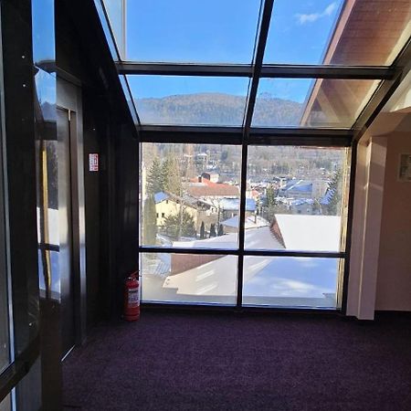 Hostel Cppi Vest Buşteni Esterno foto